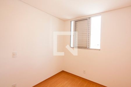 Quarto 2 de apartamento para alugar com 2 quartos, 44m² em Chácaras Tubalina E Quartel, Uberlândia