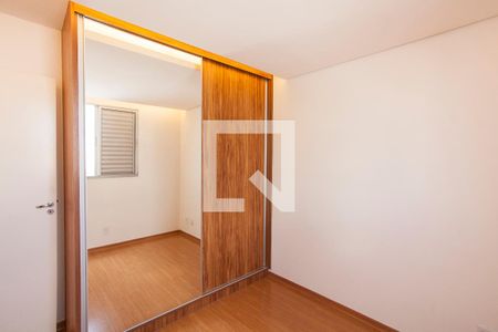 Quarto 1 de apartamento para alugar com 2 quartos, 44m² em Chácaras Tubalina E Quartel, Uberlândia