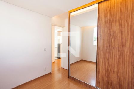 Quarto 1 de apartamento para alugar com 2 quartos, 44m² em Chácaras Tubalina E Quartel, Uberlândia