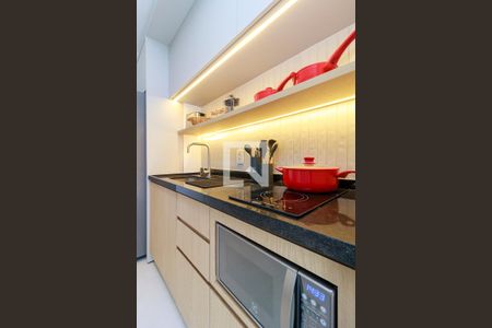 Cozinha de apartamento à venda com 1 quarto, 27m² em Campo Belo, São Paulo