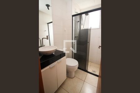 Banheiro de apartamento à venda com 2 quartos, 39m² em Vila Nova, Porto Alegre