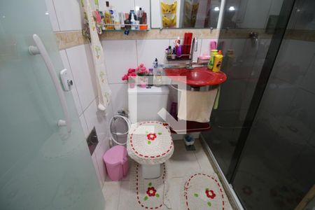 Banheiro de casa à venda com 1 quarto, 130m² em Irajá, Rio de Janeiro