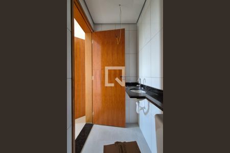 Banheiro da suíte de apartamento à venda com 2 quartos, 46m² em Parque Oratório, Santo André