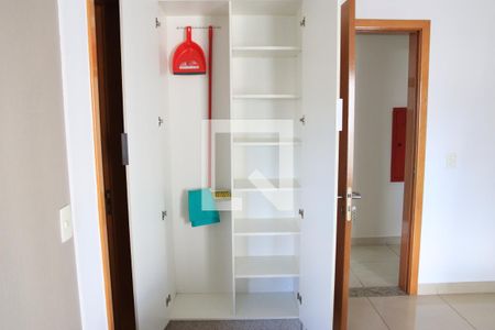 Sala/Cozinha de apartamento para alugar com 1 quarto, 50m² em Setor Oeste, Goiânia