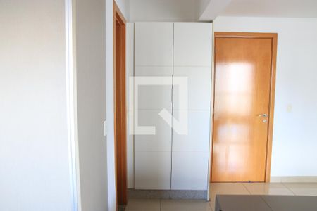 Sala/Cozinha de apartamento para alugar com 1 quarto, 50m² em Setor Oeste, Goiânia