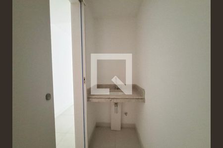 Lavabo de apartamento à venda com 3 quartos, 107m² em Laranjeiras, Rio de Janeiro