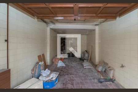 Casa à venda com 4 quartos, 160m² em Chora Menino, São Paulo