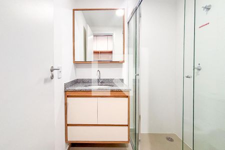 Banheiro de kitnet/studio para alugar com 1 quarto, 24m² em Pinheiros, São Paulo