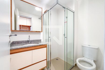 Banheiro de kitnet/studio para alugar com 1 quarto, 24m² em Pinheiros, São Paulo