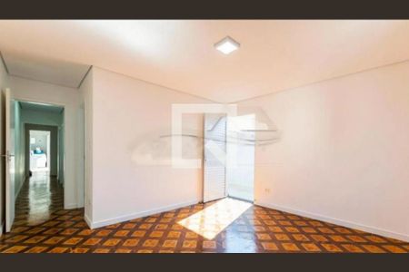 Casa à venda com 3 quartos, 198m² em Vila Brasilina, São Paulo