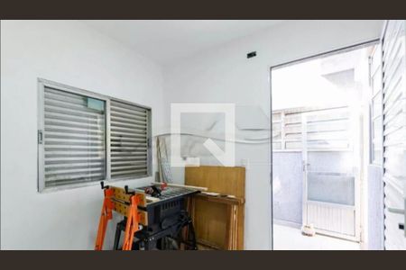Casa à venda com 3 quartos, 198m² em Vila Brasilina, São Paulo