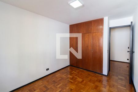 Quarto 1 de casa para alugar com 3 quartos, 450m² em Jardim Rizzo, São Paulo