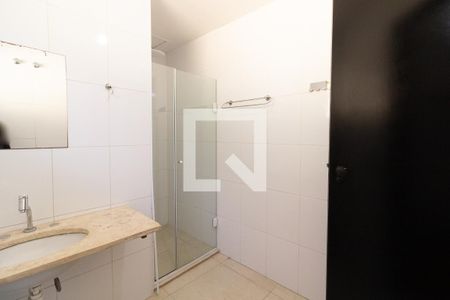 Banheiro da Suíte de casa para alugar com 3 quartos, 450m² em Jardim Rizzo, São Paulo