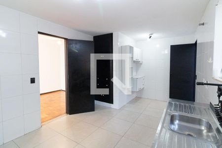 Cozinha de casa para alugar com 3 quartos, 450m² em Jardim Rizzo, São Paulo