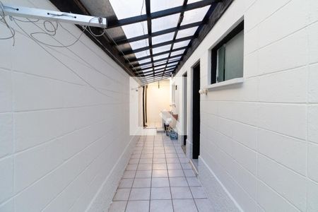Área de Serviço de casa para alugar com 3 quartos, 450m² em Jardim Rizzo, São Paulo