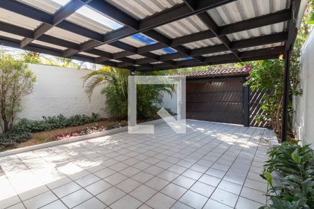 Garagem de casa para alugar com 3 quartos, 450m² em Jardim Rizzo, São Paulo