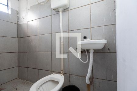 Banheiro de casa para alugar com 3 quartos, 60m² em Carlos Prates, Belo Horizonte
