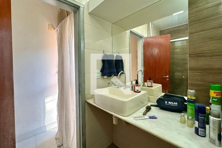 Banheiro de apartamento à venda com 1 quarto, 42m² em Humaitá, Rio de Janeiro