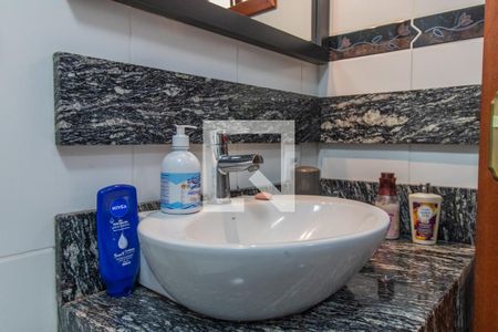 Banheiro 1 de casa à venda com 2 quartos, 115m² em Hípica, Porto Alegre