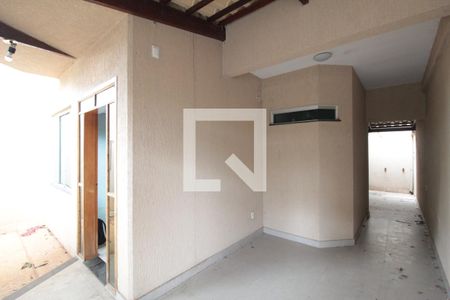 Garagem de casa à venda com 2 quartos, 85m² em Santa Terezinha, Belo Horizonte