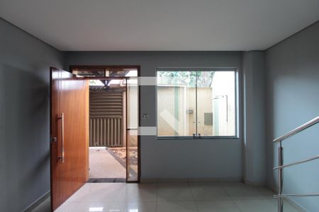 Sala de casa à venda com 2 quartos, 85m² em Santa Terezinha, Belo Horizonte