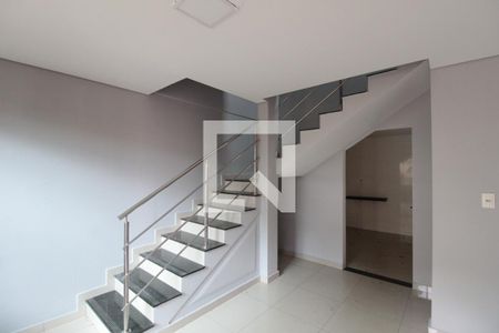 Sala de casa à venda com 2 quartos, 85m² em Santa Terezinha, Belo Horizonte