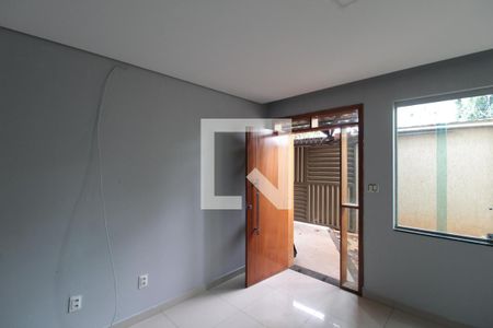 Sala de casa à venda com 2 quartos, 85m² em Santa Terezinha, Belo Horizonte