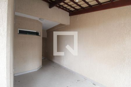 Garagem de casa à venda com 2 quartos, 85m² em Santa Terezinha, Belo Horizonte