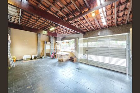 Garagem de casa para alugar com 3 quartos, 155m² em Conjunto Residencial Trinta E Um de Marco, São José dos Campos