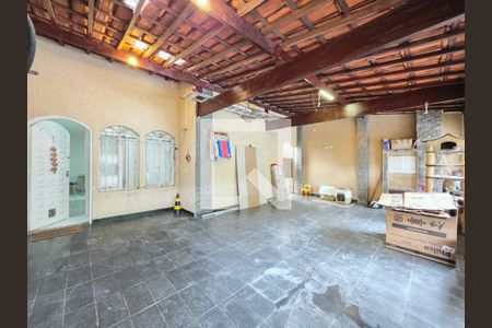 Garagem de casa para alugar com 3 quartos, 155m² em Conjunto Residencial Trinta E Um de Marco, São José dos Campos
