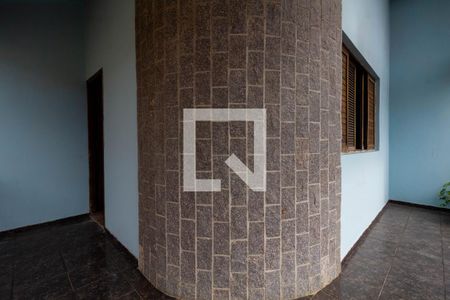 Varanda de casa à venda com 5 quartos, 650m² em Vila Carrão, São Paulo