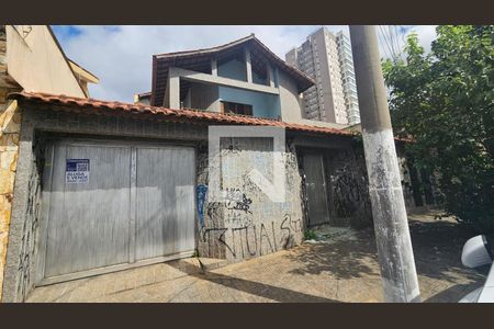 Fachada de casa à venda com 5 quartos, 650m² em Vila Carrão, São Paulo