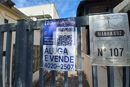Placa Instalada de apartamento à venda com 2 quartos, 89m² em Jardim Chapadão, Campinas