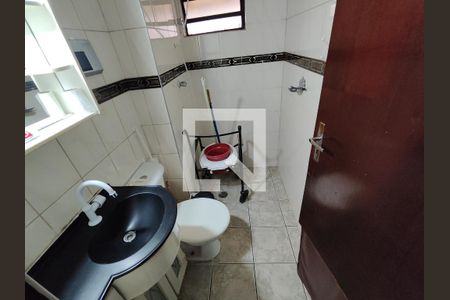Banheiro de apartamento à venda com 2 quartos, 60m² em Conjunto Residencial José Bonifácio, São Paulo