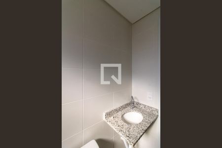 Banheiro da Suíte de apartamento à venda com 2 quartos, 55m² em Vila Galvão, Guarulhos