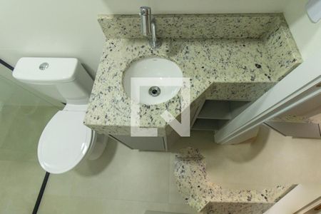 Banheiro Social de kitnet/studio para alugar com 1 quarto, 22m² em Prado Velho, Curitiba