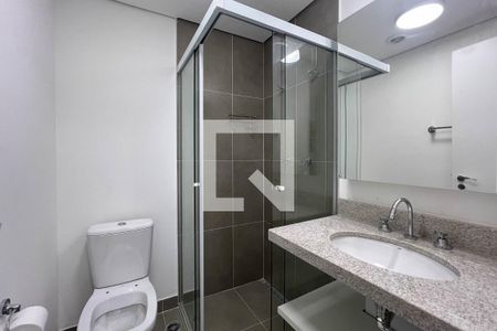 Banheiro de kitnet/studio para alugar com 1 quarto, 29m² em Liberdade, São Paulo