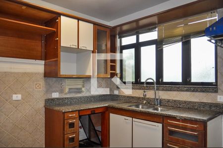 Cozinha de casa de condomínio à venda com 3 quartos, 365m² em Cristal, Porto Alegre
