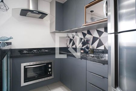 Sala/Cozinha de apartamento à venda com 2 quartos, 50m² em Vila Carmosina, São Paulo