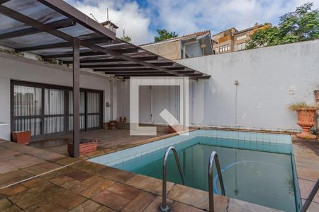Quintal de casa à venda com 3 quartos, 650m² em Passo D’areia, Porto Alegre