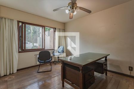 Quarto 2 de casa à venda com 3 quartos, 650m² em Passo D’areia, Porto Alegre