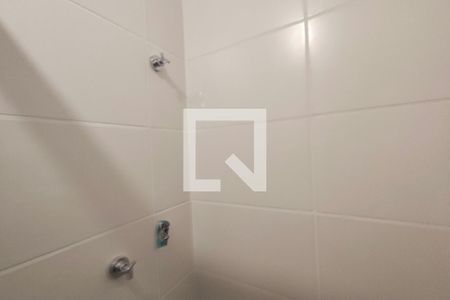 Banheiro de apartamento à venda com 2 quartos, 46m² em Jardim Guarani, Campinas