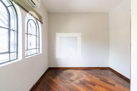 Closet da suíte 2 de casa à venda com 4 quartos, 370m² em Vila Guarani (z Sul), São Paulo