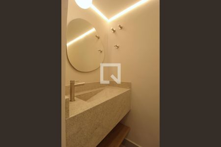 Lavabo de apartamento à venda com 2 quartos, 81m² em Itaim Bibi, São Paulo
