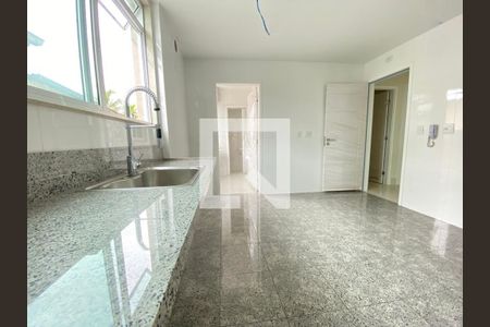 Apartamento à venda com 4 quartos, 195m² em Jardim Guanabara, Rio de Janeiro