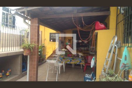 Casa à venda com 8 quartos, 300m² em Jardim Guanabara, Rio de Janeiro