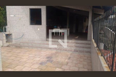 Casa à venda com 8 quartos, 300m² em Jardim Guanabara, Rio de Janeiro