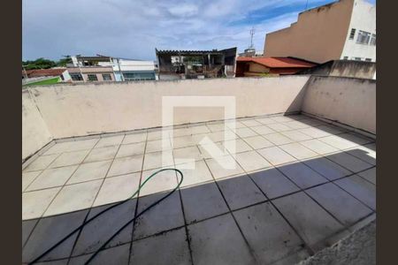 Casa à venda com 3 quartos, 197m² em Olaria, Rio de Janeiro