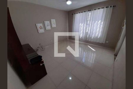 Casa à venda com 3 quartos, 197m² em Olaria, Rio de Janeiro