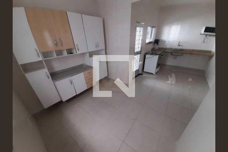 Casa à venda com 3 quartos, 197m² em Olaria, Rio de Janeiro